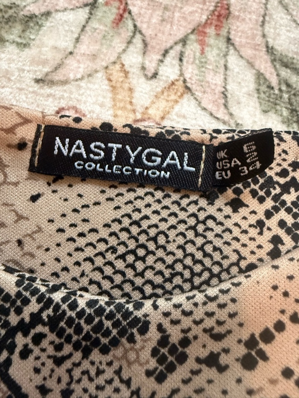 Nasty Gal Tan Snake Print One-Shoulder Crop Top - Picture 3 of 4